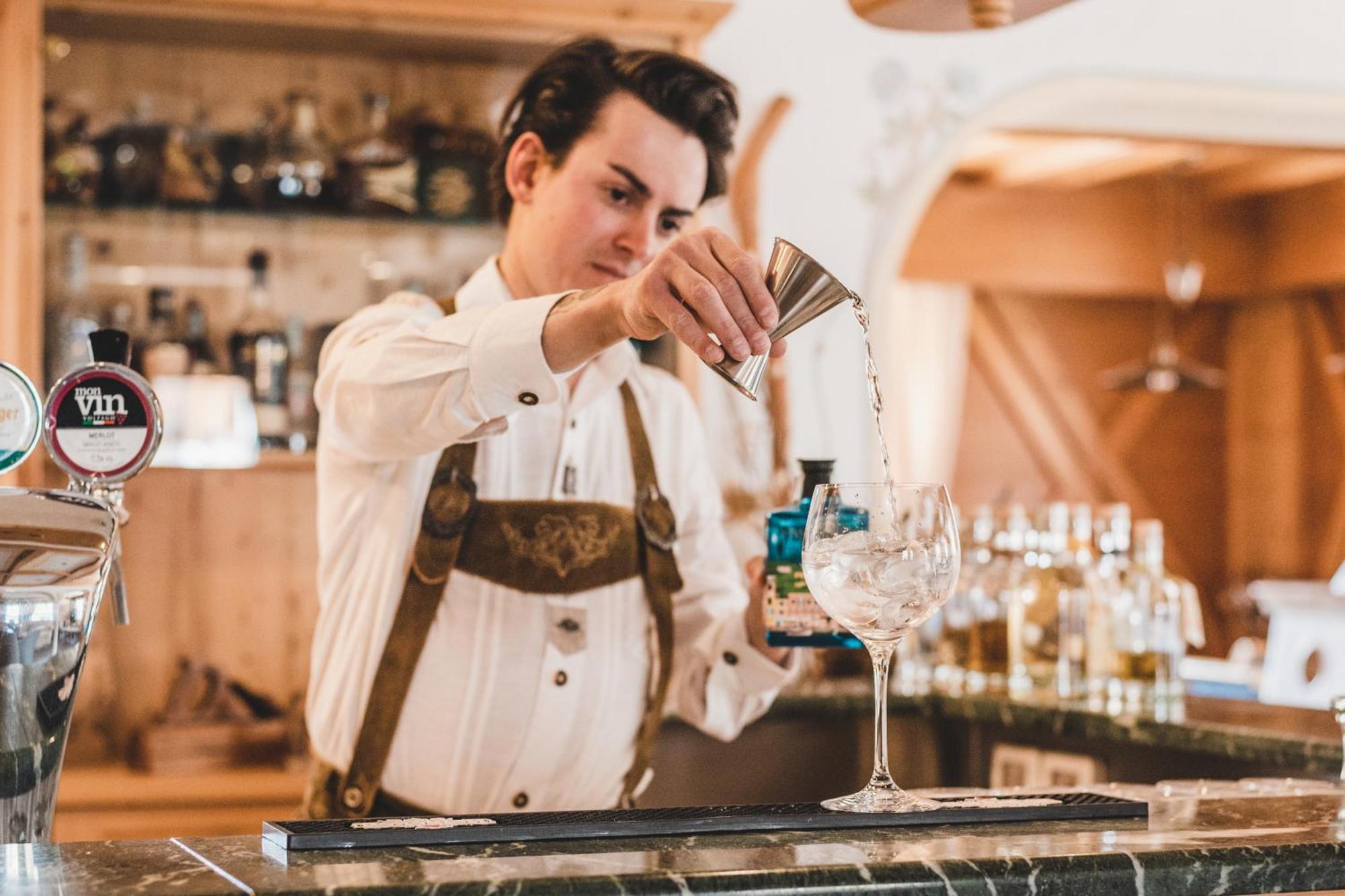 Hotel Arnika Pozza di Fassa Ngoại thất bức ảnh