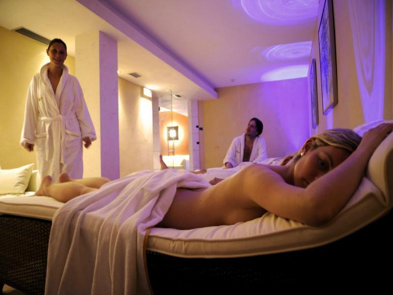 Hotel Arnika Pozza di Fassa Ngoại thất bức ảnh